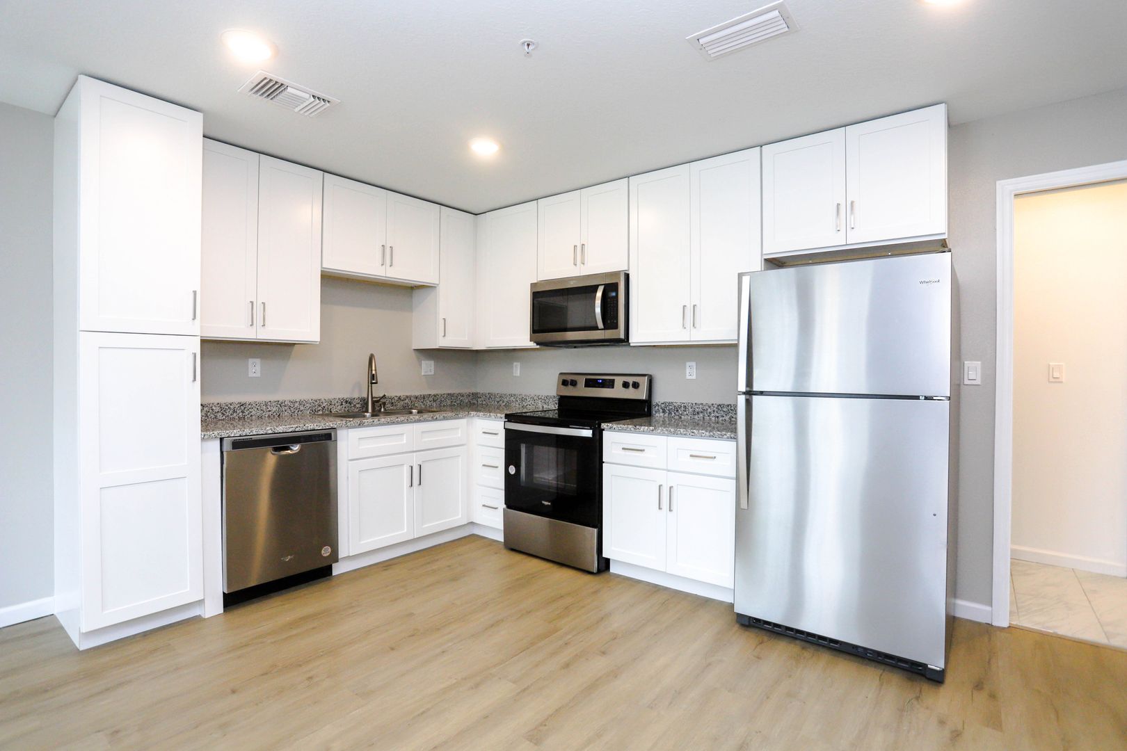 Lakeland Apartment: 923 E Lemon St.