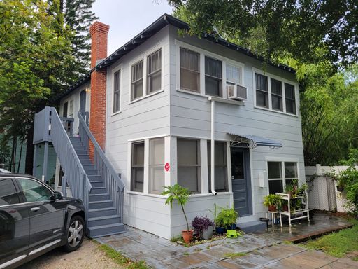 Beautifully redone Historic St. Pete Apartment – photo 1