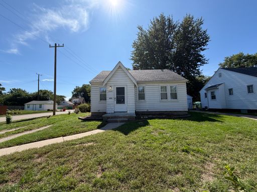 2 Bed 1 Bath Rental at 15638 Evergreen, Eastpointe, MI – photo 1