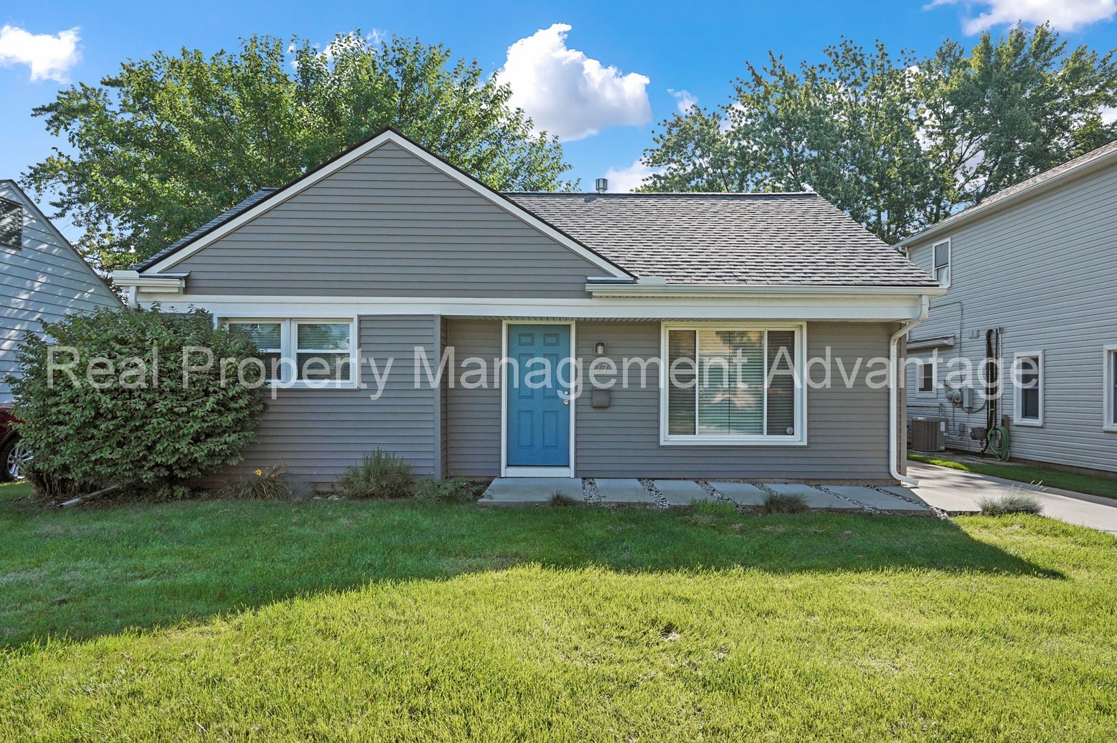 Clawson House: 27 S. Manitou Ave.