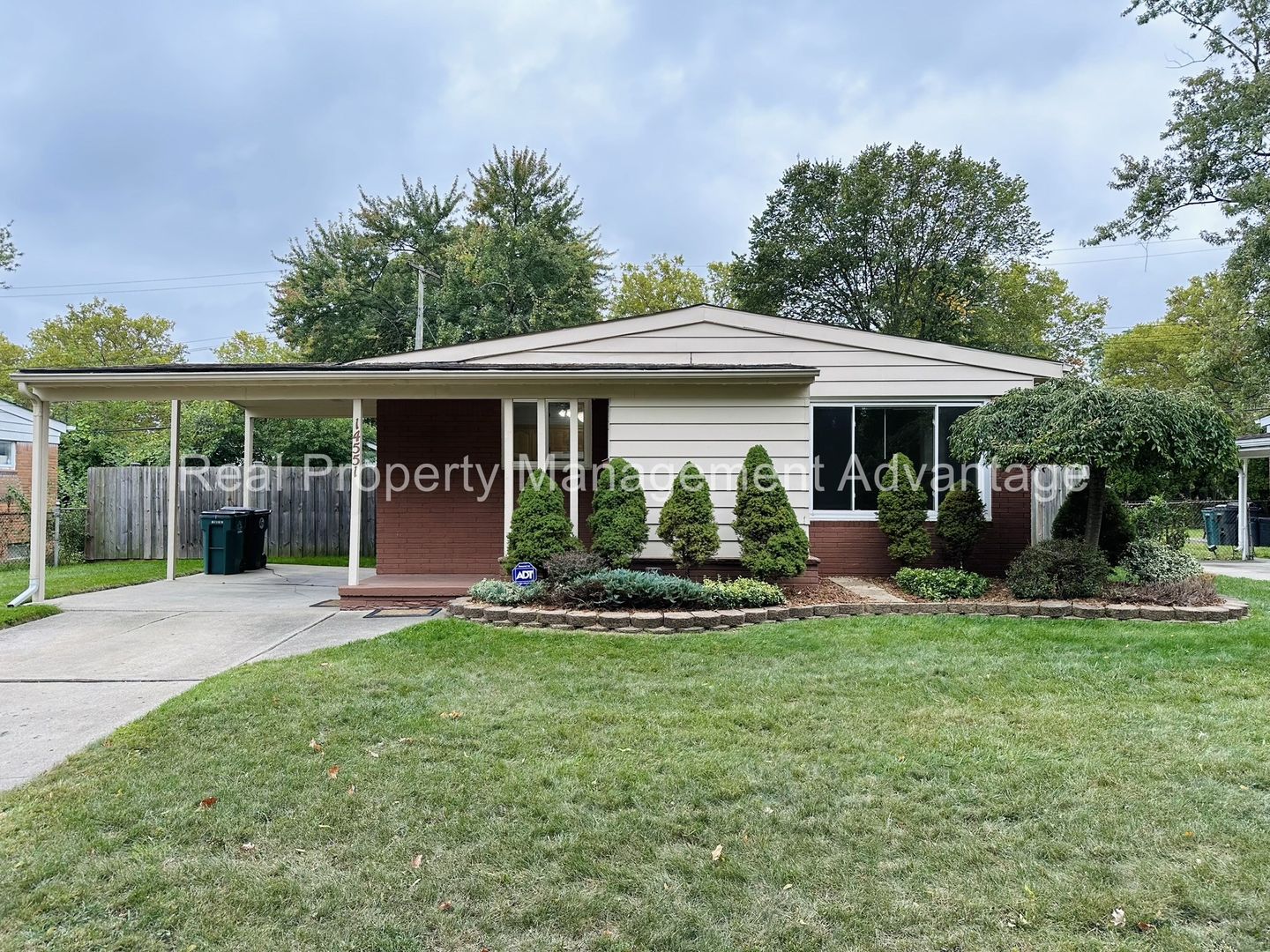 Oak Park House: 14551 Marlow St.