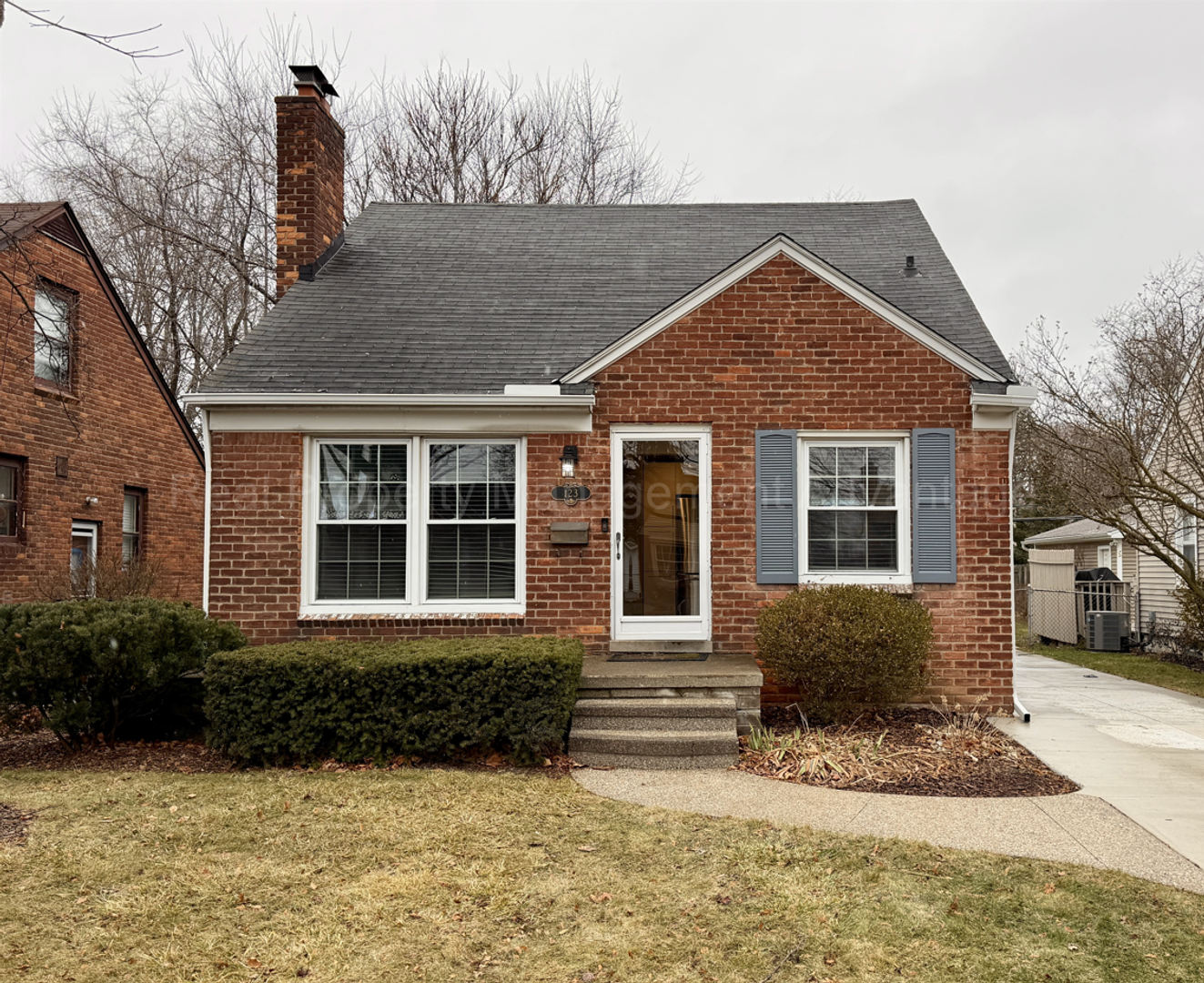 Royal Oak House: 123 N. Wilson Ave.