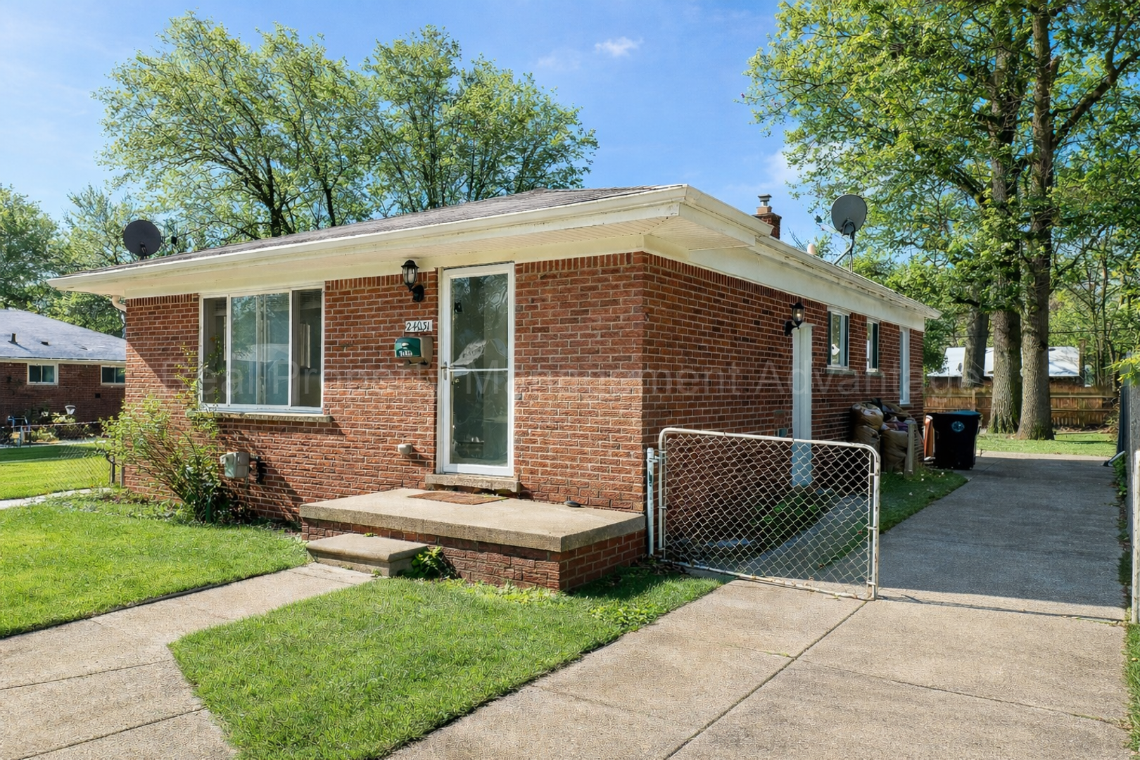 Oak Park House: 24031 Meadowlark St.