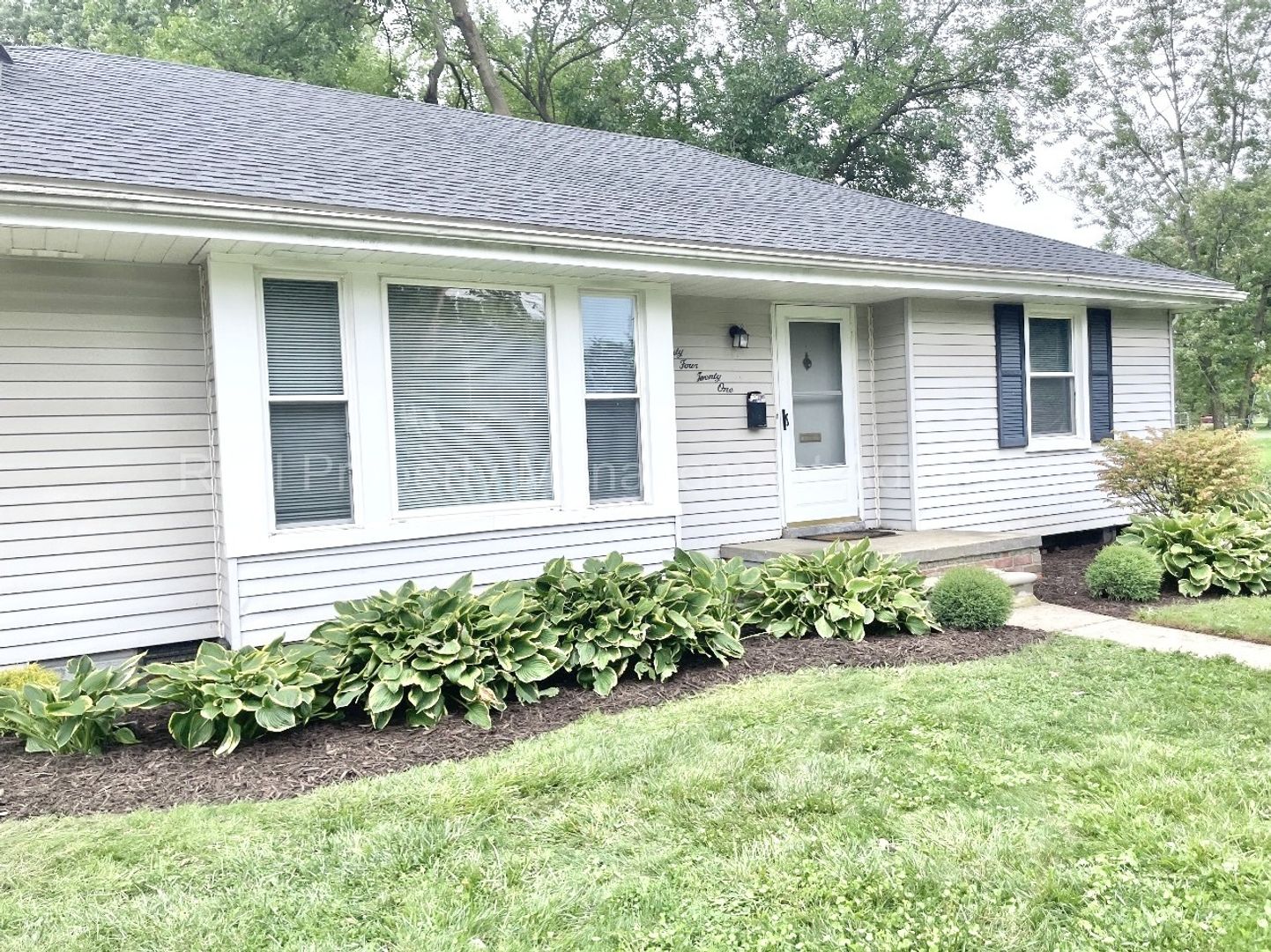 Royal Oak House: 4421 Samoset Rd.