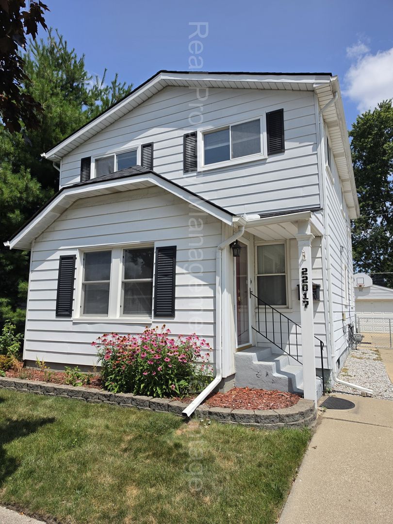 St. Clair Shores House: 22017 Rosedale St.