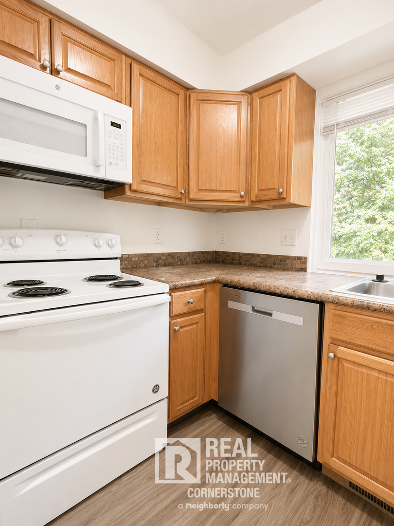 5735 E G Ave 2 of 12