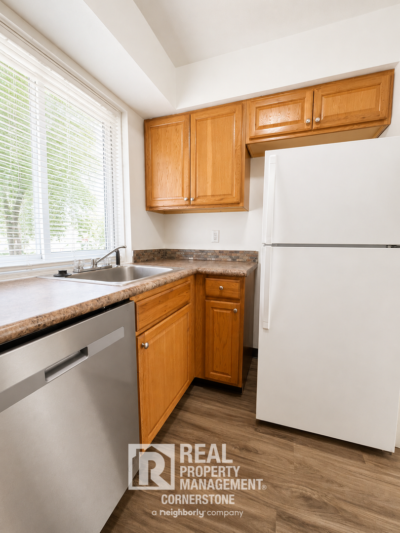 5735 E G Ave 3 of 12