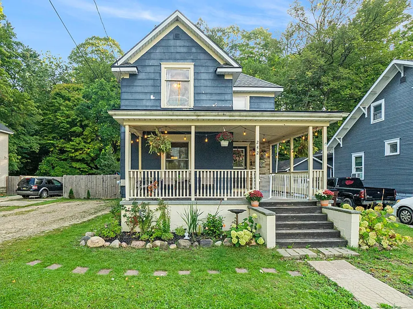 Allegan House: 242 N Main St