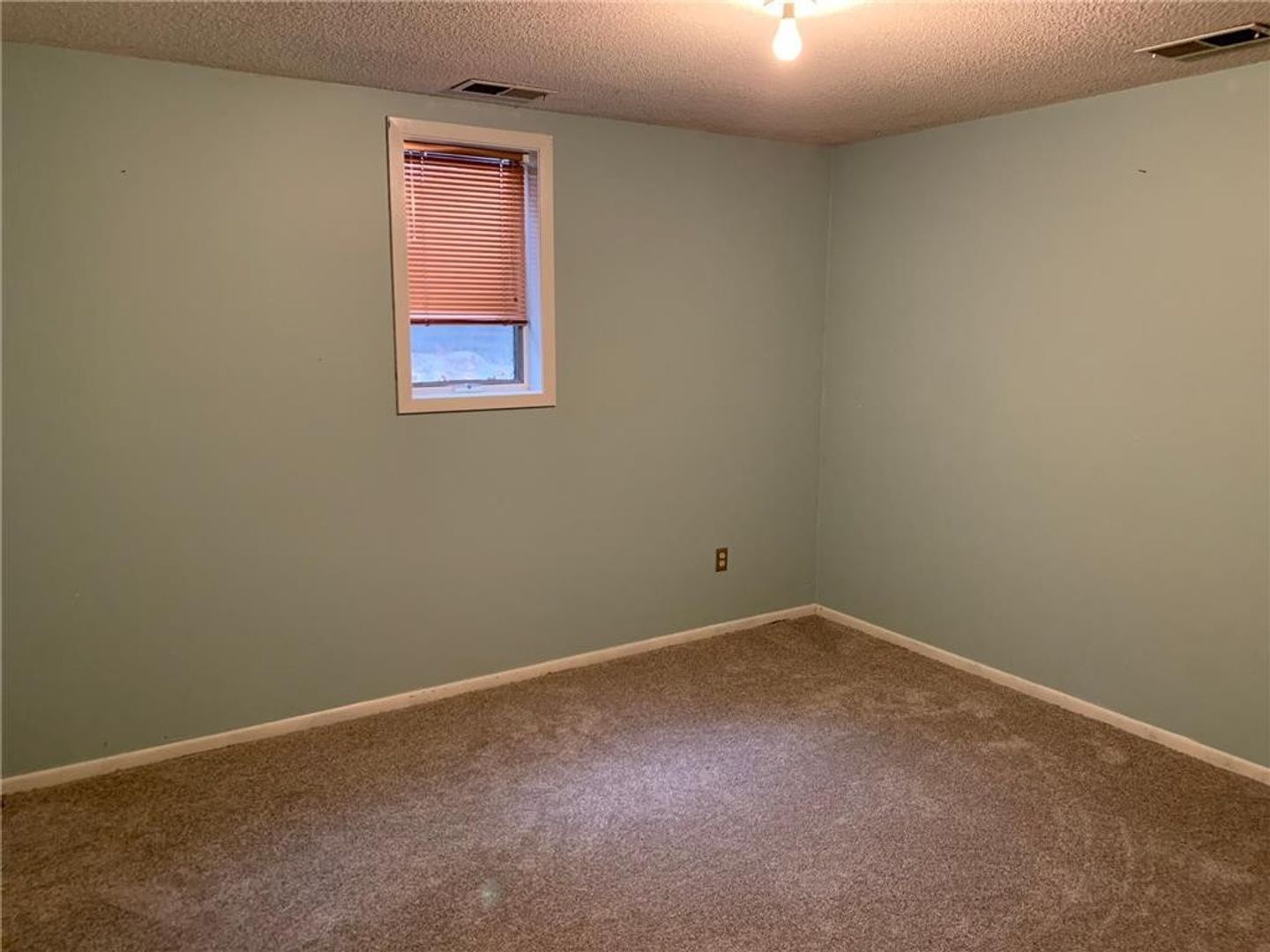 Baxter House: 12991 Knollwood Dr