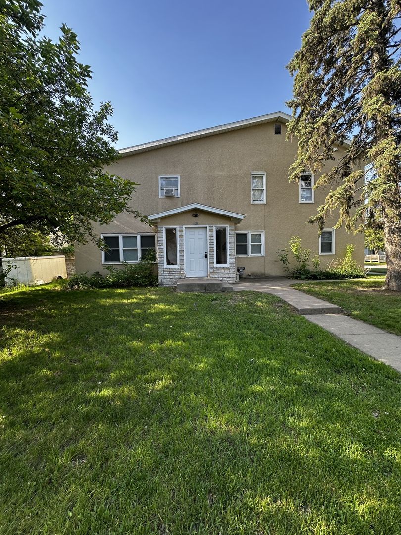 Brainerd Apartment: 802 Quince St