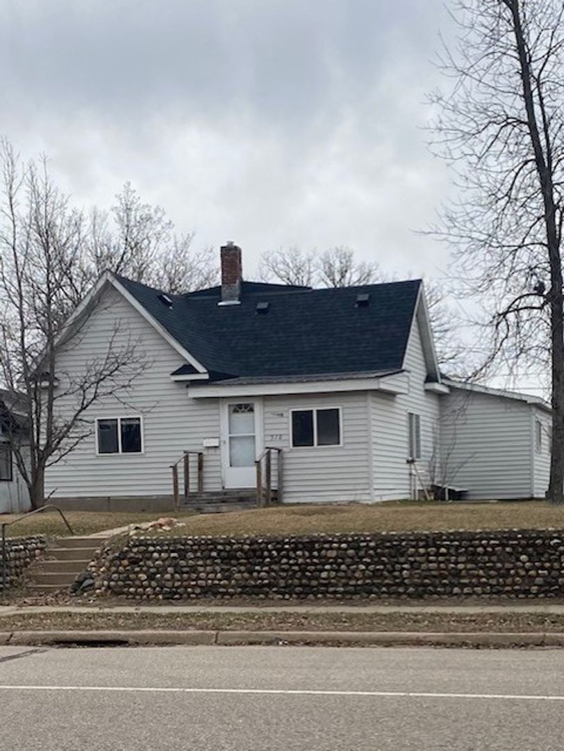 Staples House: 510 6th St SE