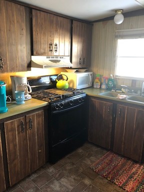 3 Bedrooms, 1 Bathroom in Lazy Acres Trailer Park, Brainerd, MN Lot 08