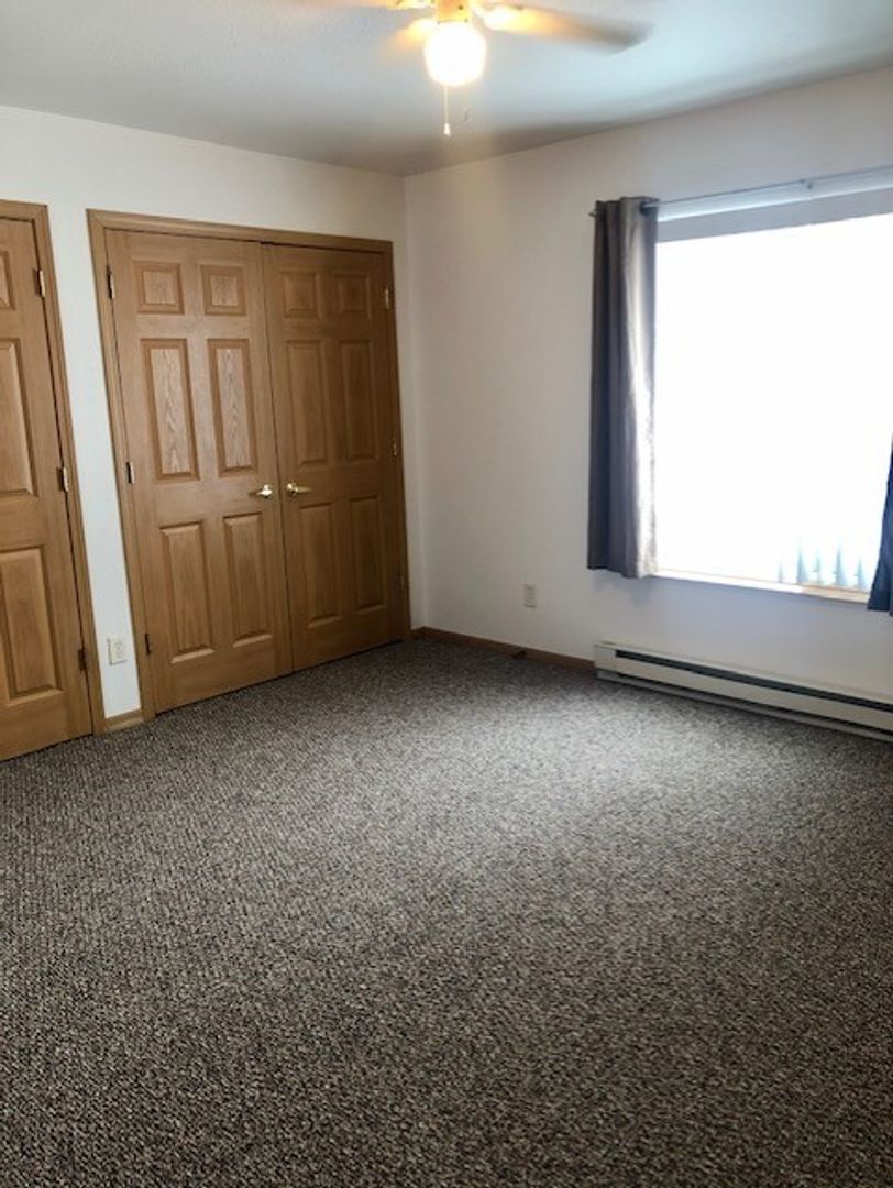 Pillager Apartment: 1036 Meadowview Lane