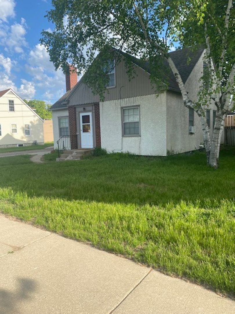 Brainerd Apartment: 715 Oak Street