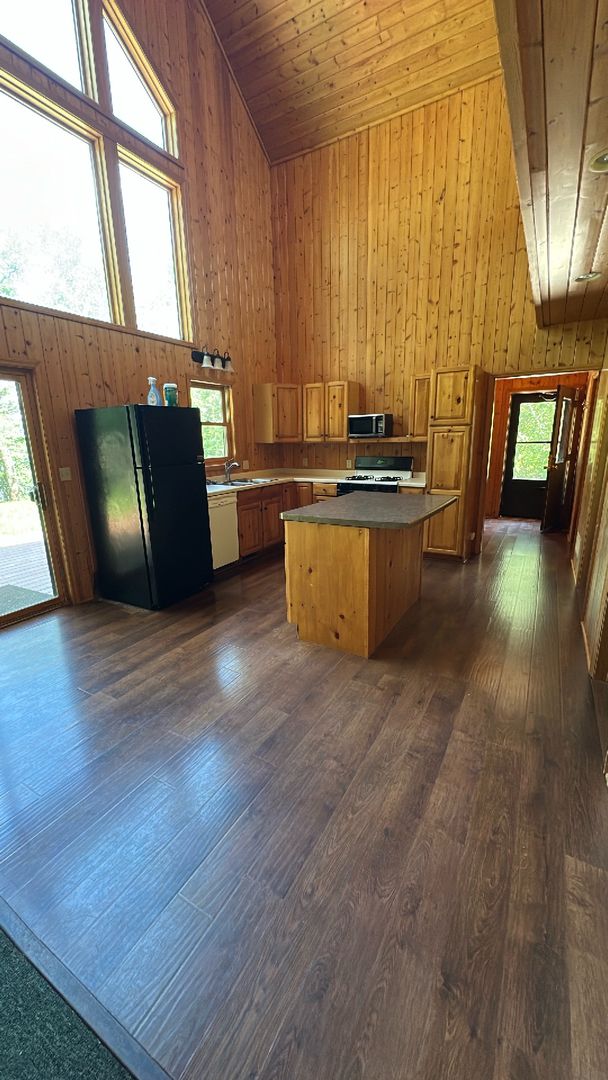 Brainerd House: 18139 Skye Rd