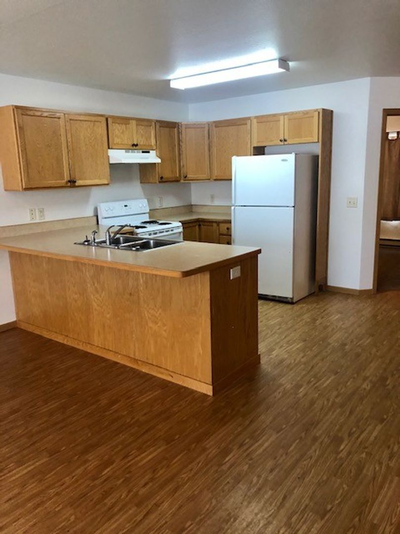 Pillager Apartment: 1035 Meadowview Lane