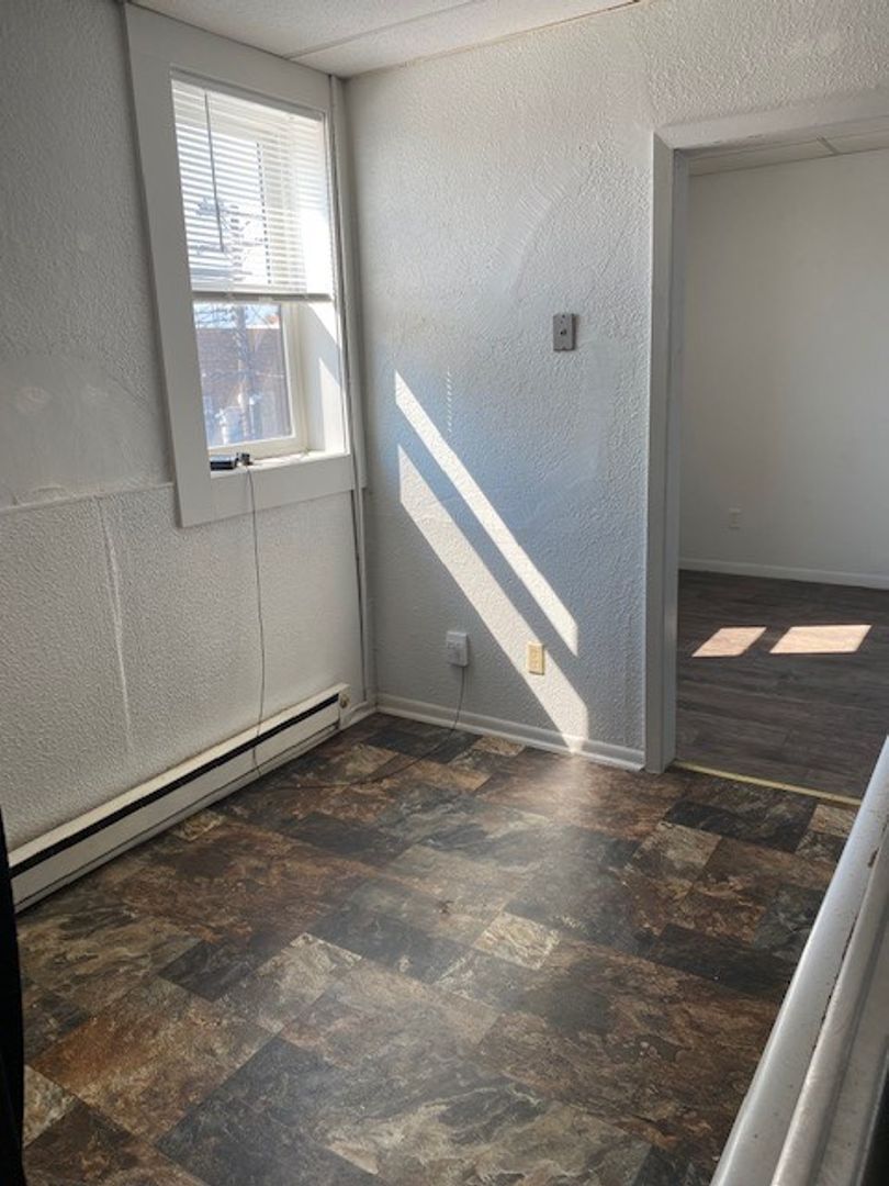 Brainerd Apartment: 214 S 8th St