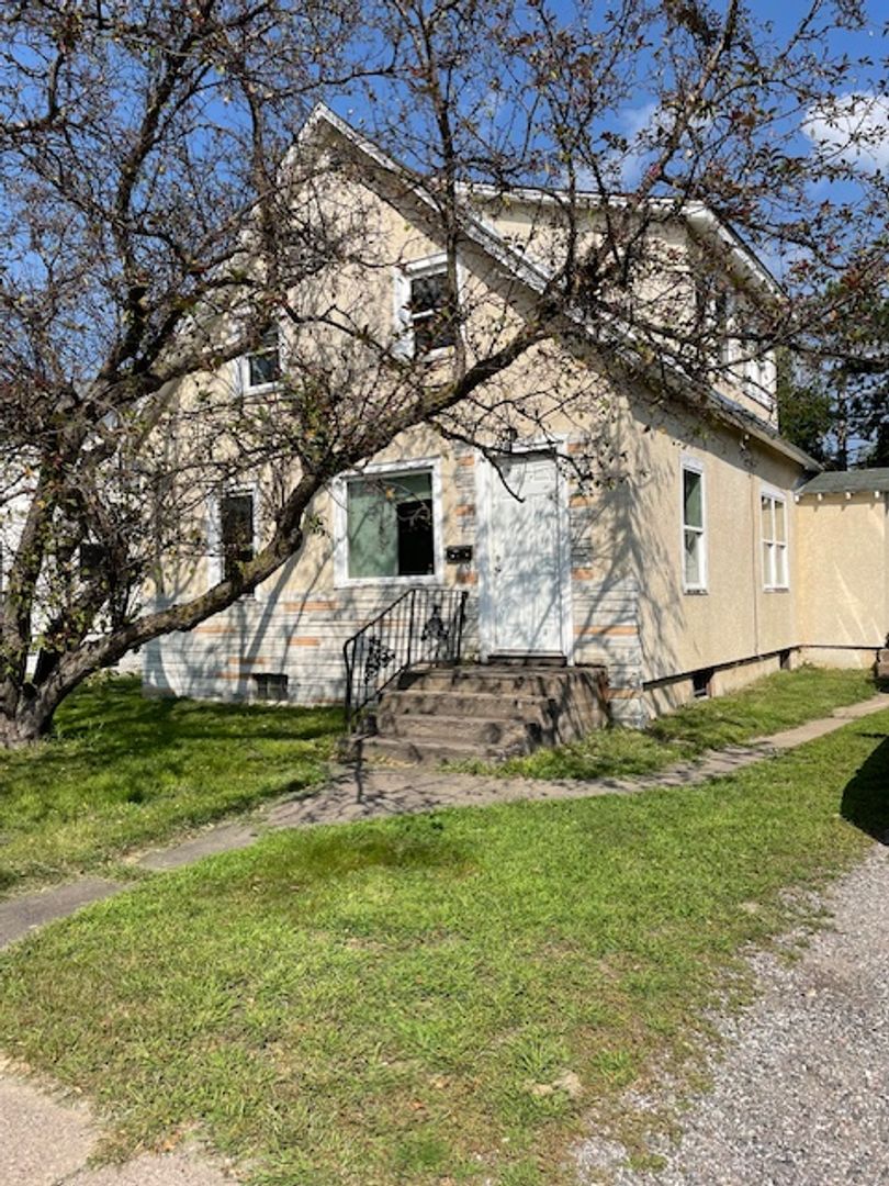 Brainerd House: 507 S 5th St