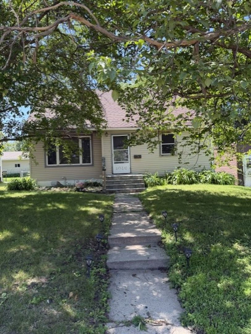 Brainerd House: 1016 12th St SE