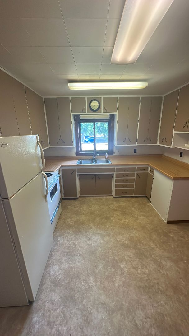 Staples House: 911 2nd Ave NE