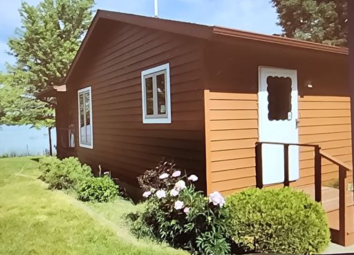 Fall Winter Rental Fully Furnished - 3 Bedroom 1 1/2 Bath Lake Home