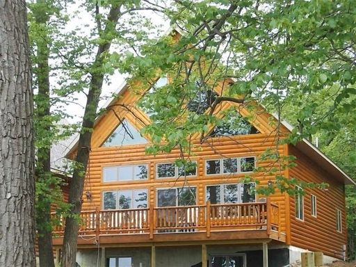 Fall Winter Rental Furnished- 3 Bedroom, 2 Bath home on Lake Reno