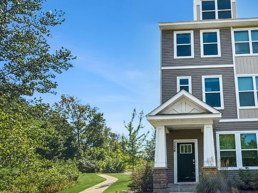 3br 2.5ba 2cg ~ Security Deposit Free Alternative for Qualified Residents ~