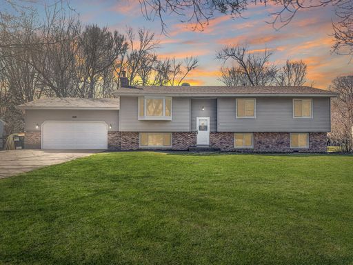 5br 2ba 2cg ~ Security Deposit Free Alternative for Qualified Residents