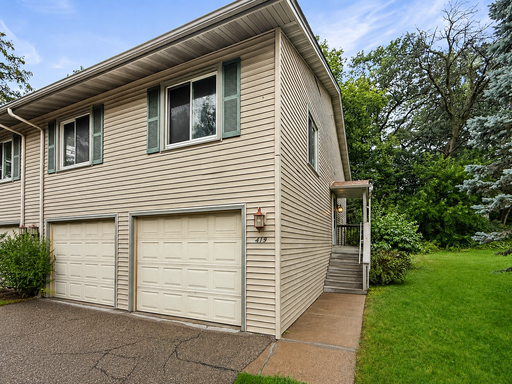 4br 2ba 2cg ~ Security Deposit Free Alternative for Qualified Residents ~ – photo 1