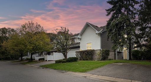 2br 2ba 2cg ~ Security Deposit Free Alternative for Qualified Residents ~ – photo 1