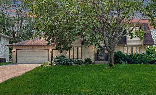 6br 3ba 2cg ~ Security Deposit Free Alternative for Qualified Residents ~ – photo 1