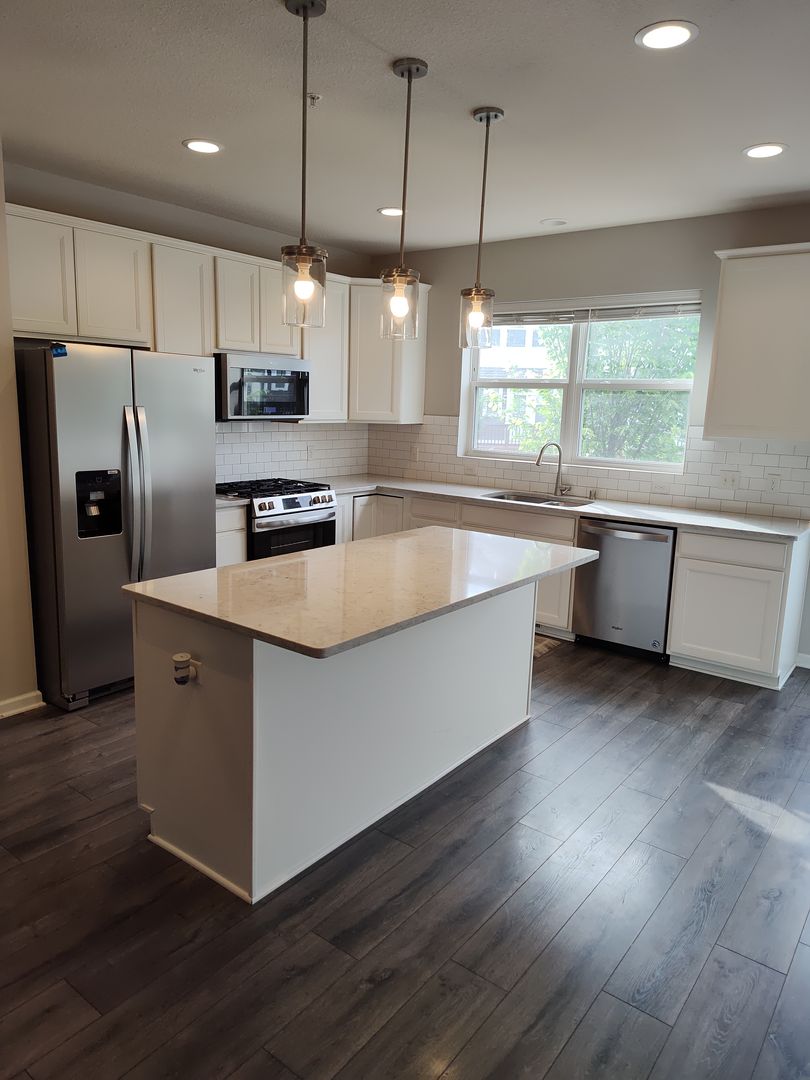 Prior Lake House: 5236  Hampton Street NE