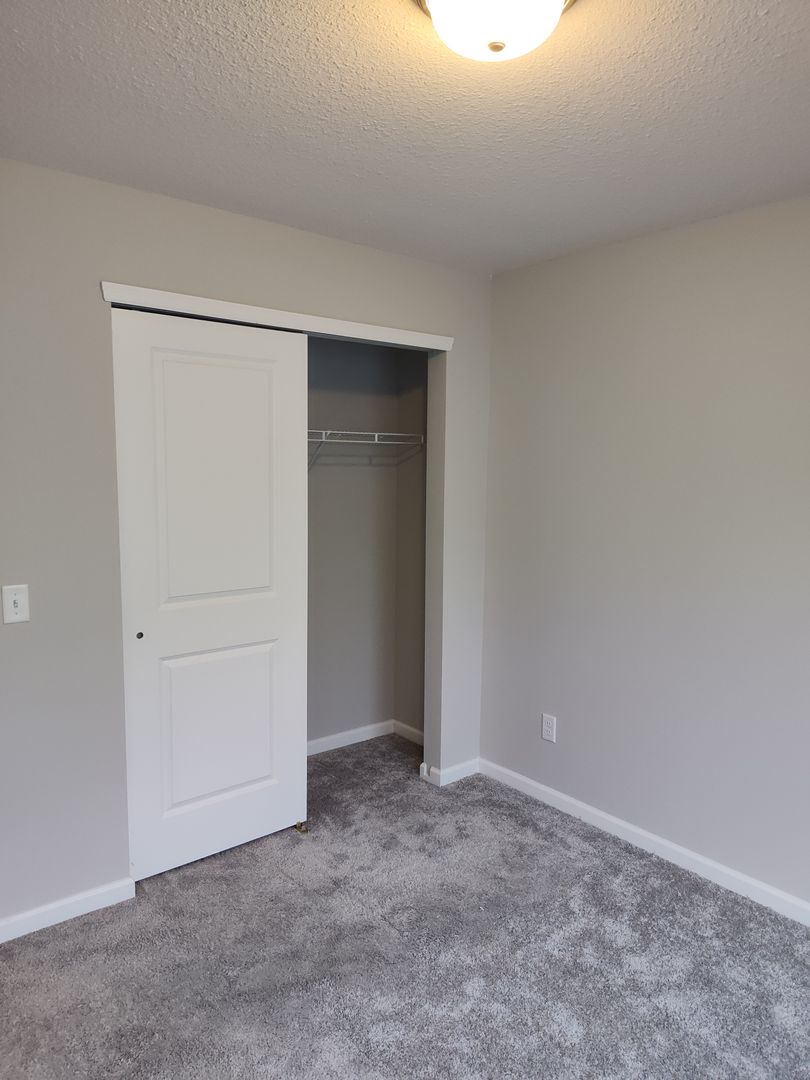 5236 Hampton Street NE 8 of 12