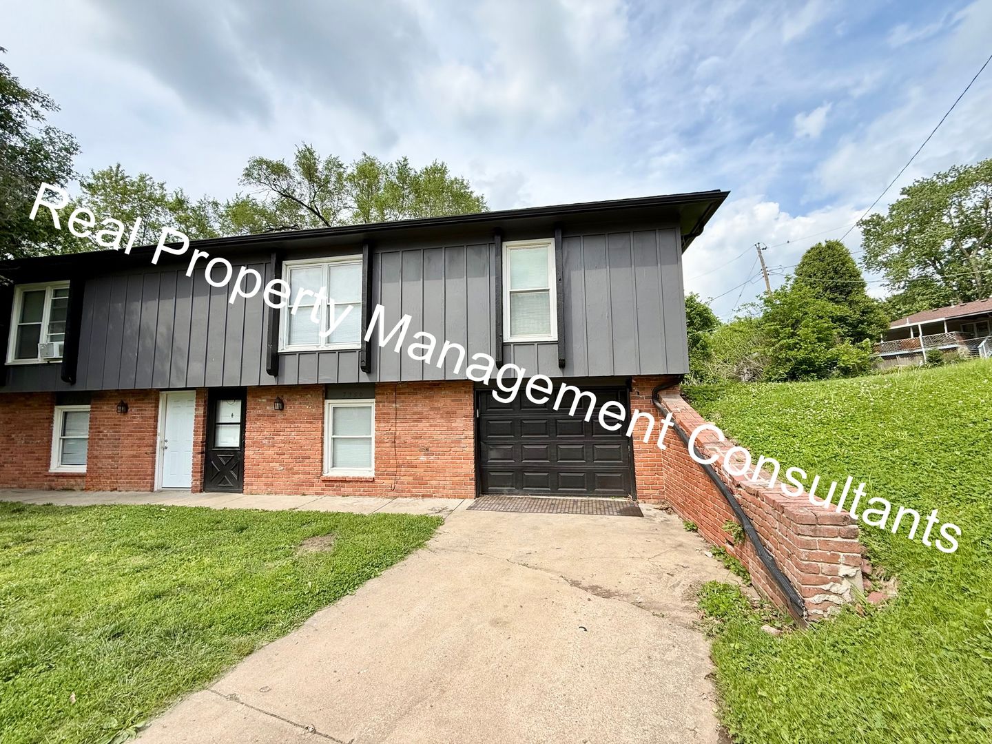 Kansas City House: 7350 Lathrop Ave