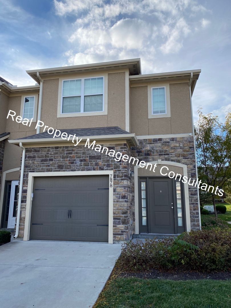 Overland Park Townhome: 7878 W 158th Ct