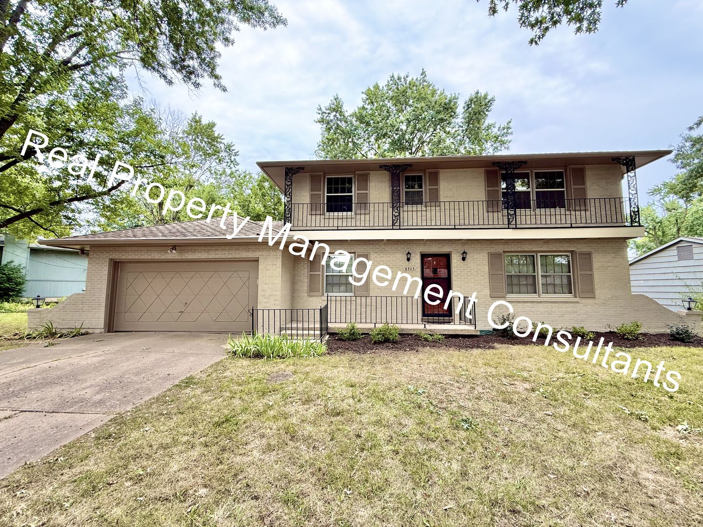 Overland Park House: 8903 Mastin St