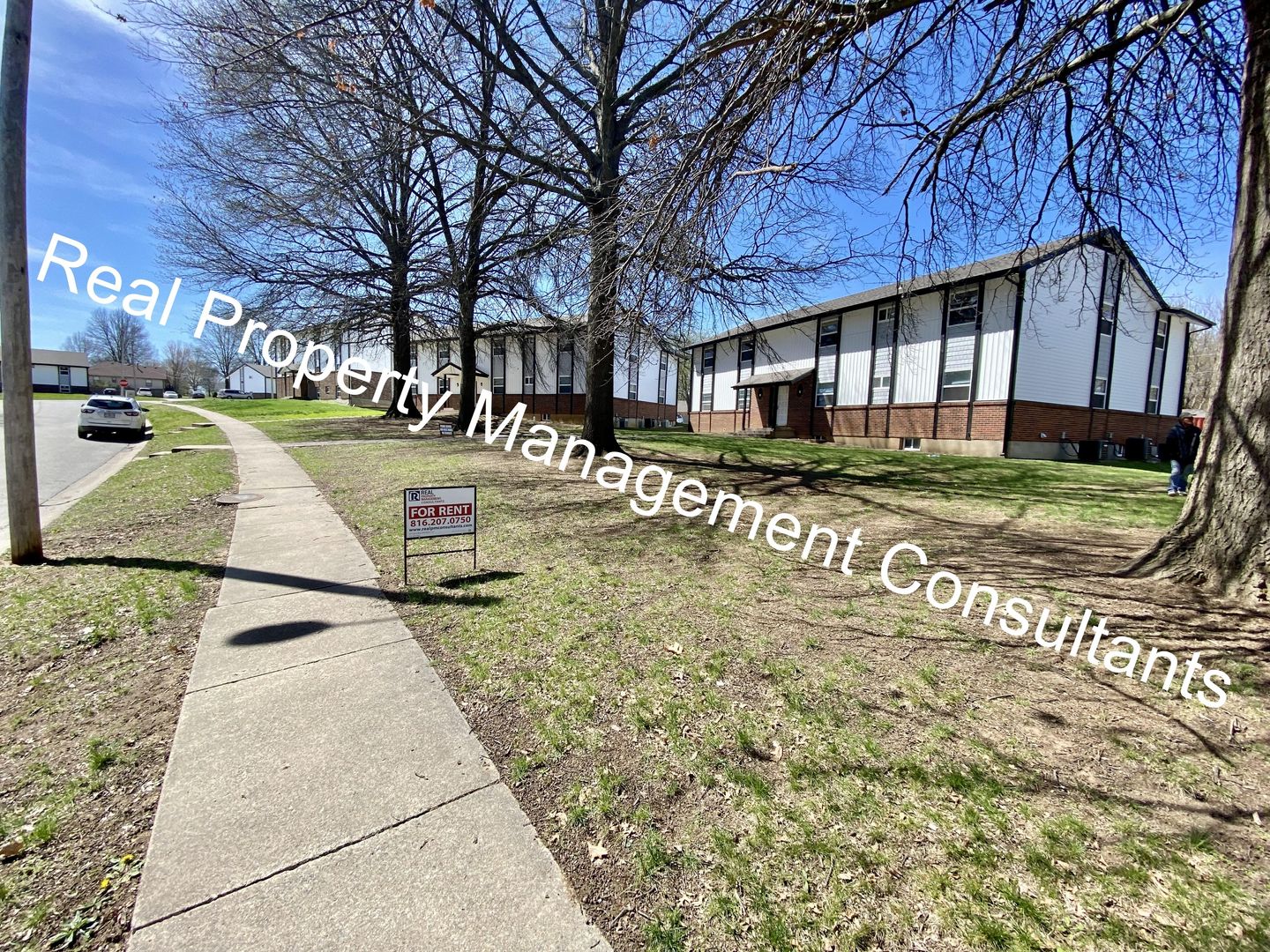 Harrisonville Apartment: 2201 Twin Oaks Dr