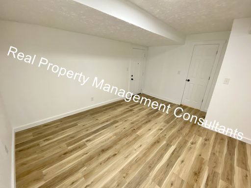 Harrisonville Renovated 2 Bedroom 1 bath unit!