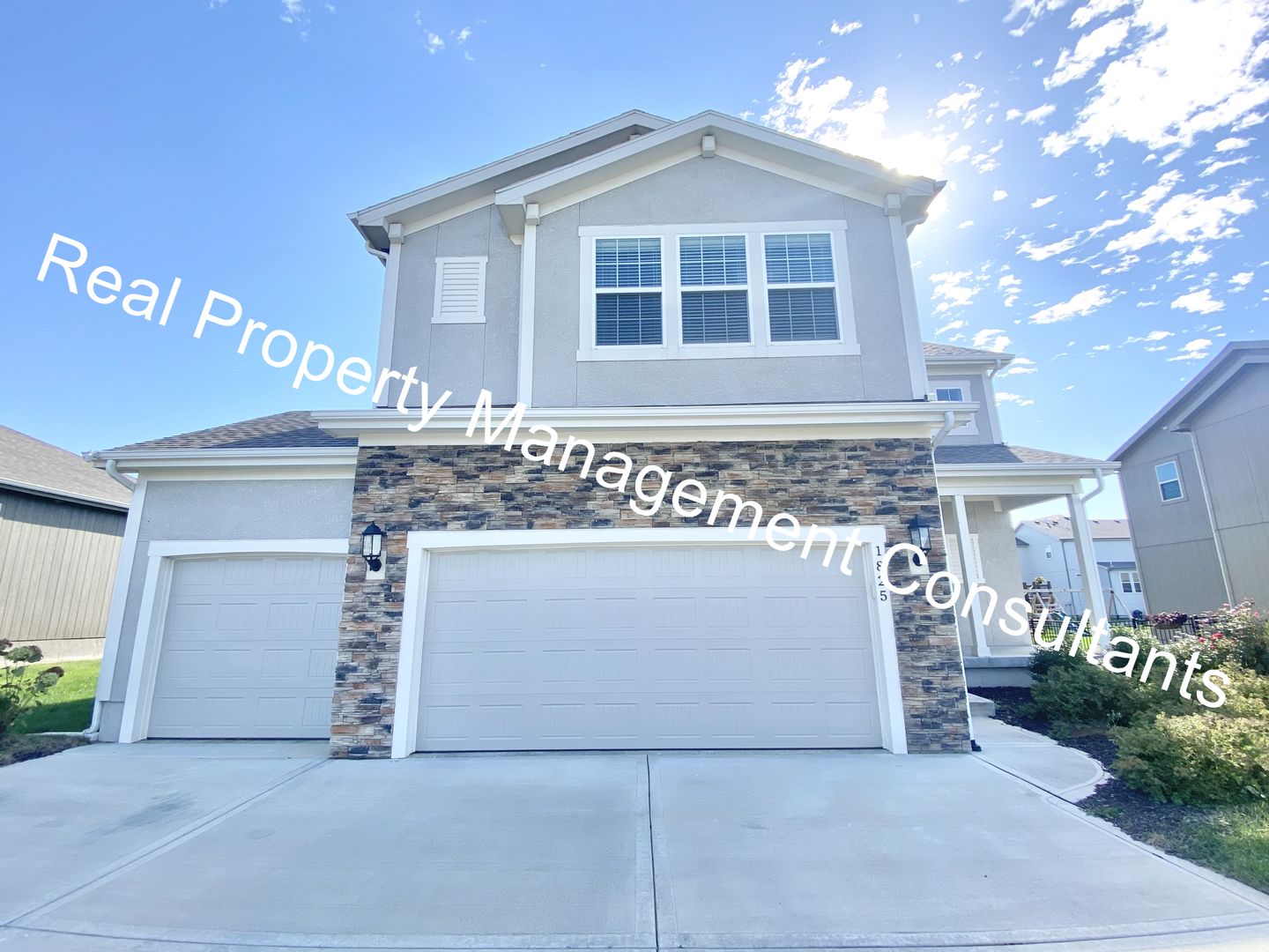 Lees Summit House: 1825 NE Riley Dr