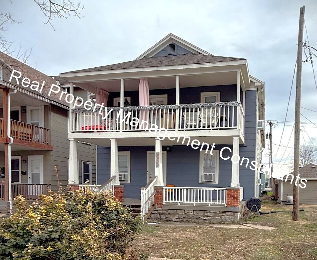 Kansas City House: 805 E 21st Ave