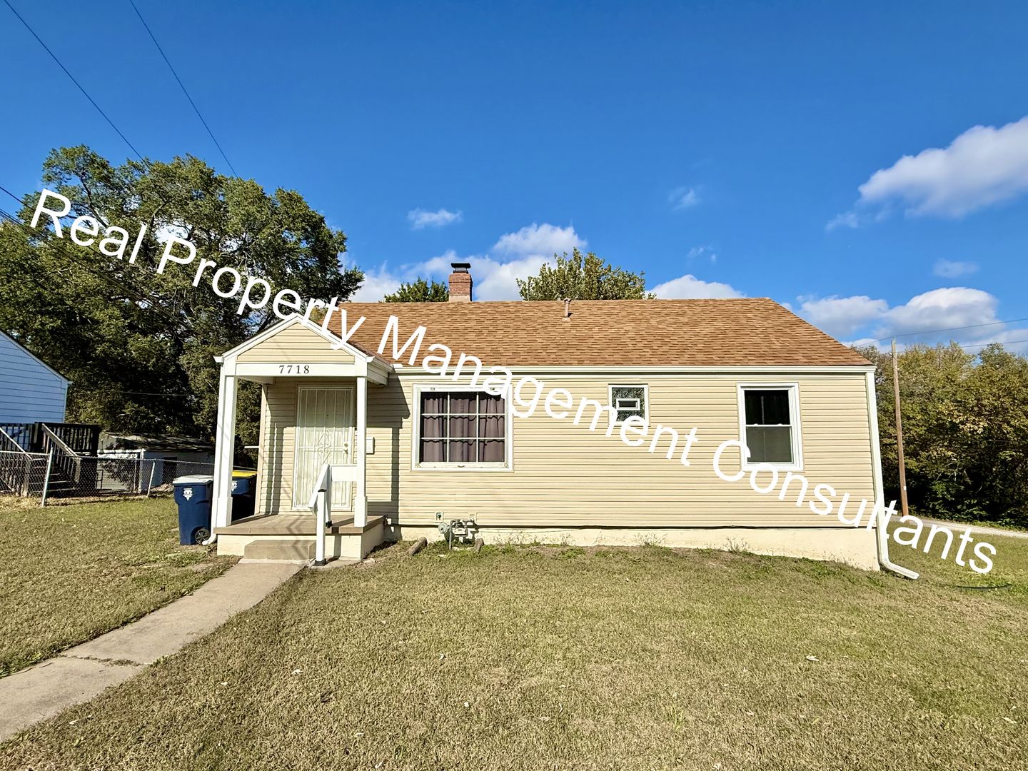 Kansas City House: 7718 Sni-A-Bar Ter