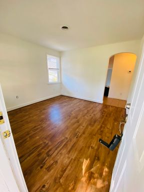 Beautiful 2br/1ba Lindendwood Park Home – photo 1
