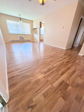 Hazelcrest 2br/1ba