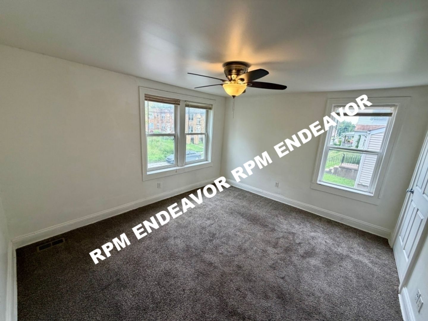 St.Louis Apartment: 5454 North Kingshighway