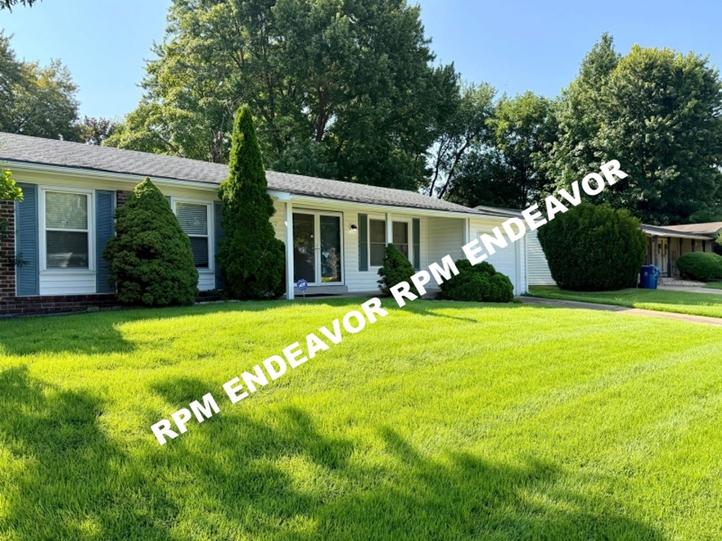 1407 La Cerros Lane 2 of 12