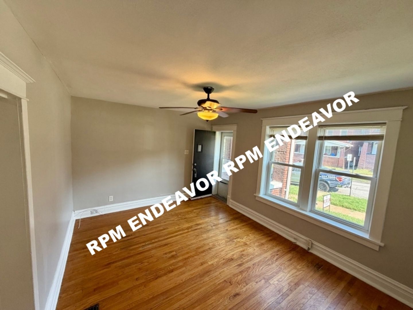 St. Louis Apartment: 3912 Miami St
