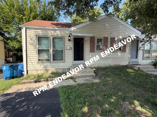 Charming 1-Bedroom Duplex with Convenient Shared Laundry – Affordable Living! – photo 1