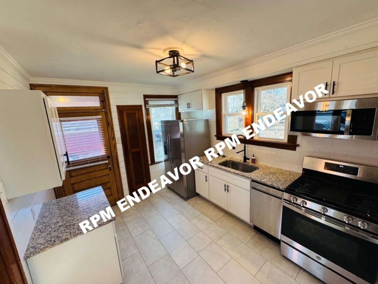 St Charles House: 221 N Benton Ave