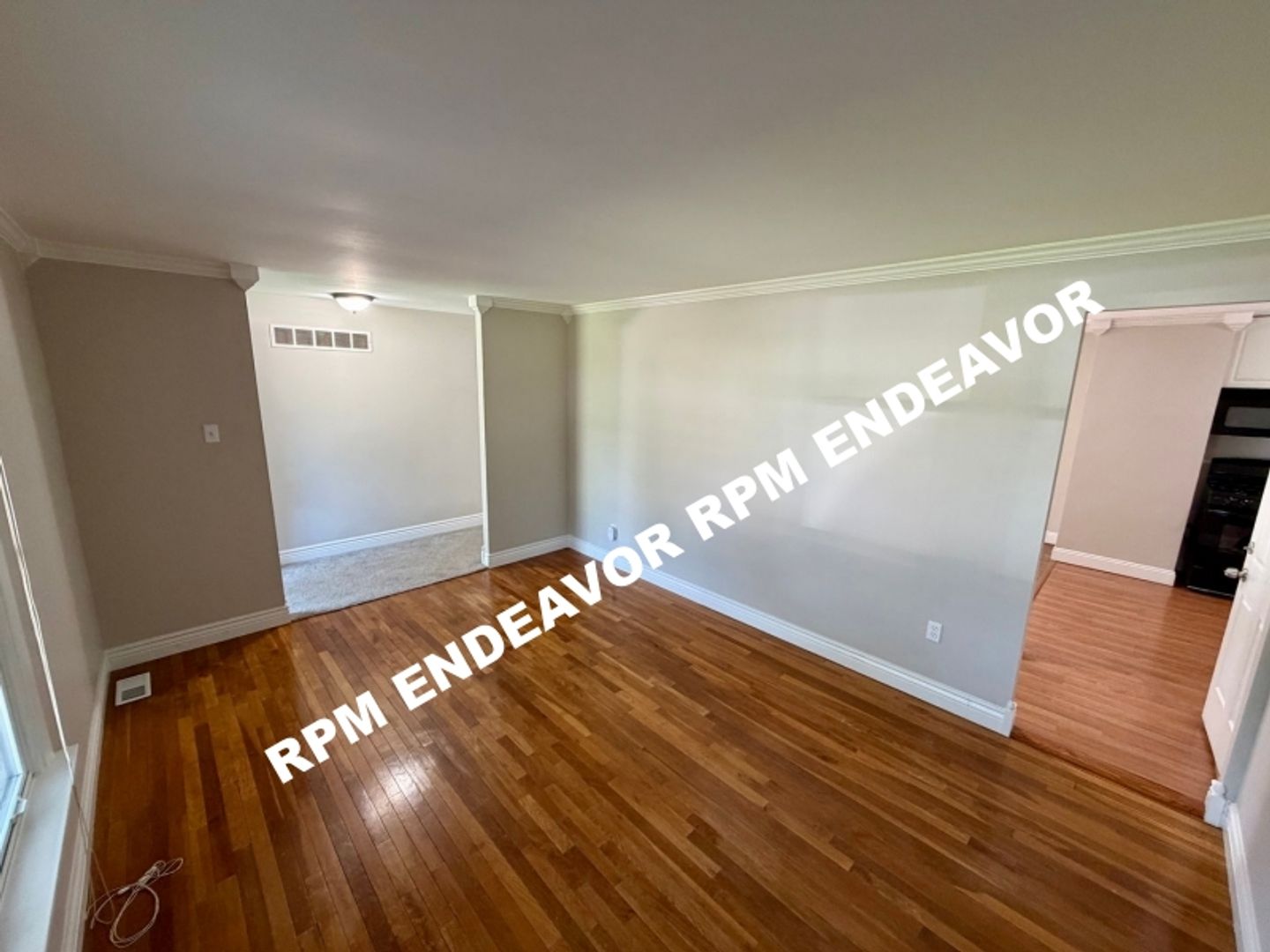 1407 La Cerros Lane 4 of 12