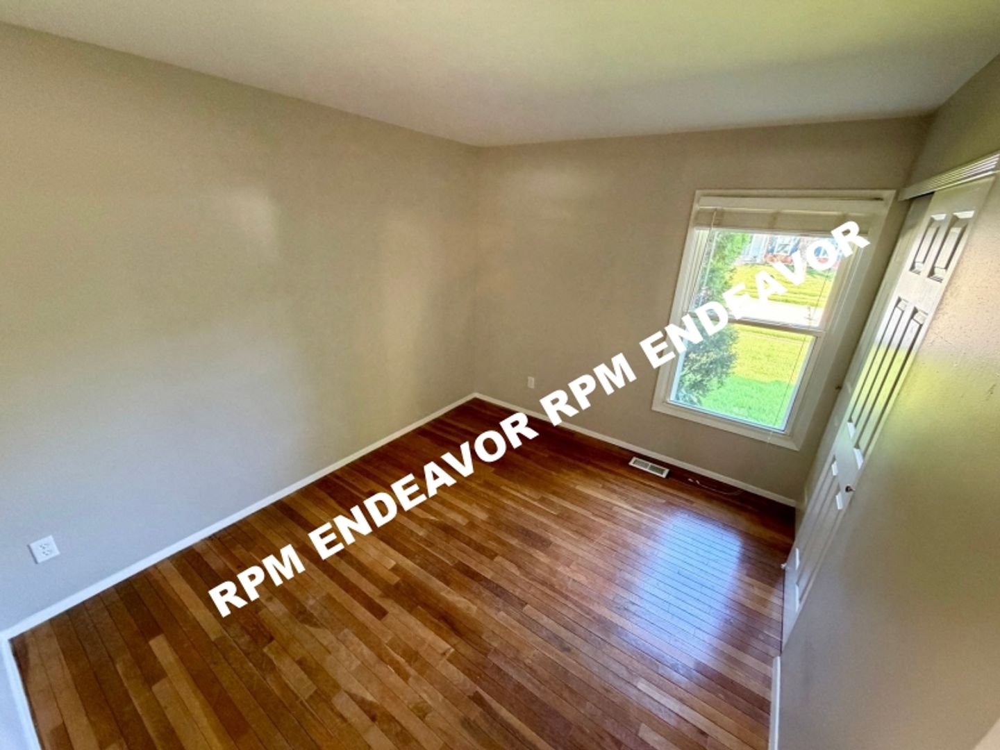 1407 La Cerros Lane 9 of 12